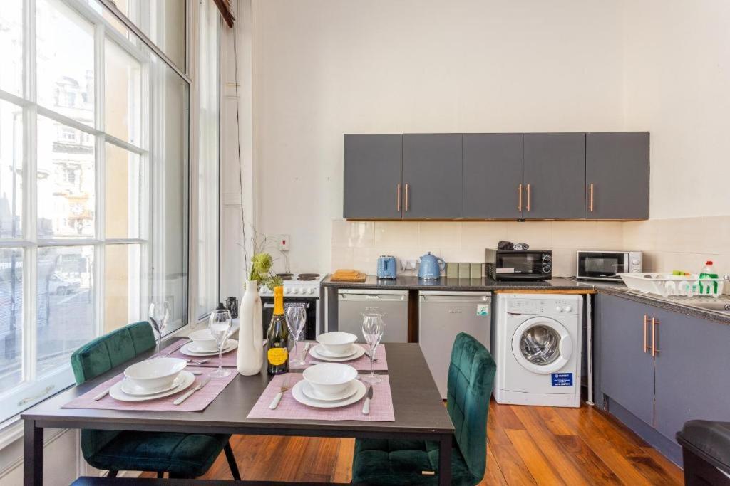 Newcastle'S Most Central Apartment - Sleeps 10 Esterno foto