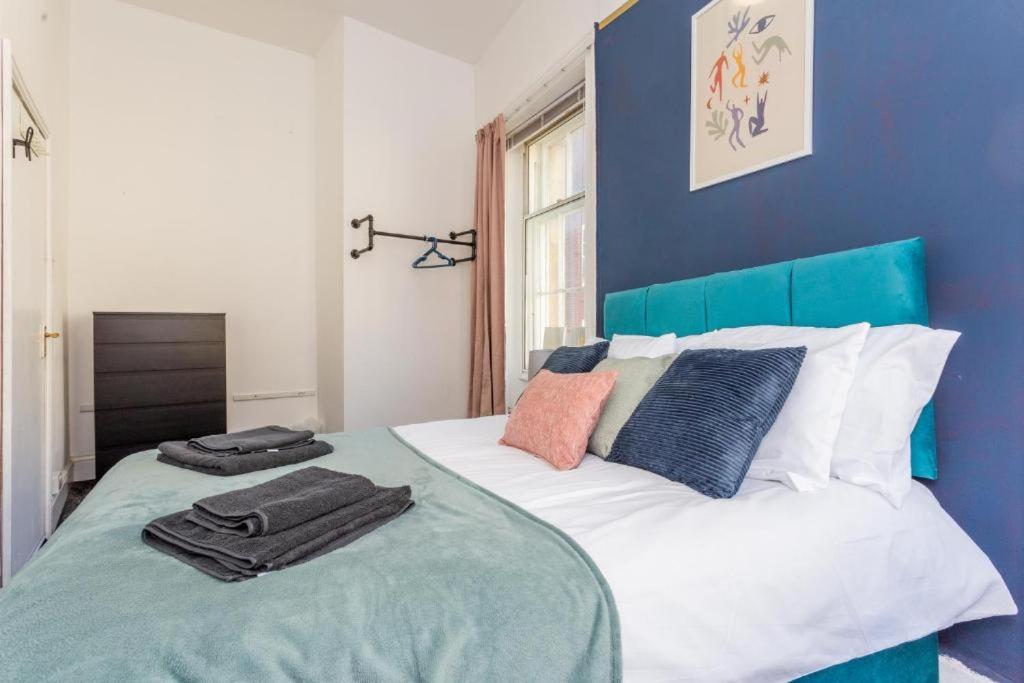 Newcastle'S Most Central Apartment - Sleeps 10 Esterno foto
