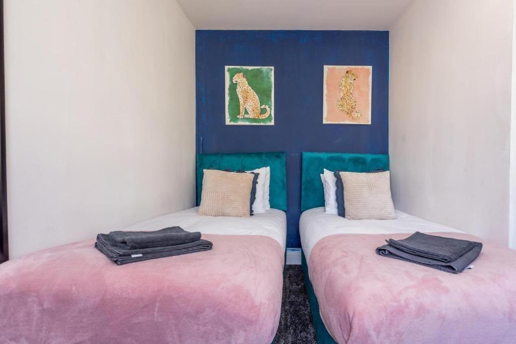Newcastle'S Most Central Apartment - Sleeps 10 Esterno foto