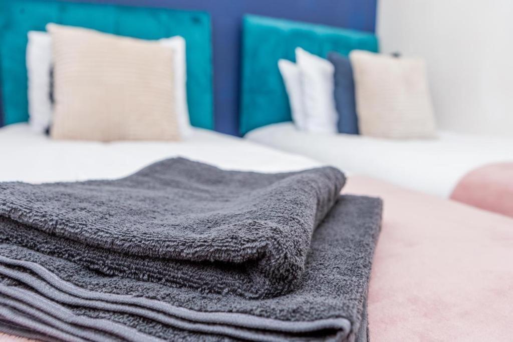 Newcastle'S Most Central Apartment - Sleeps 10 Esterno foto