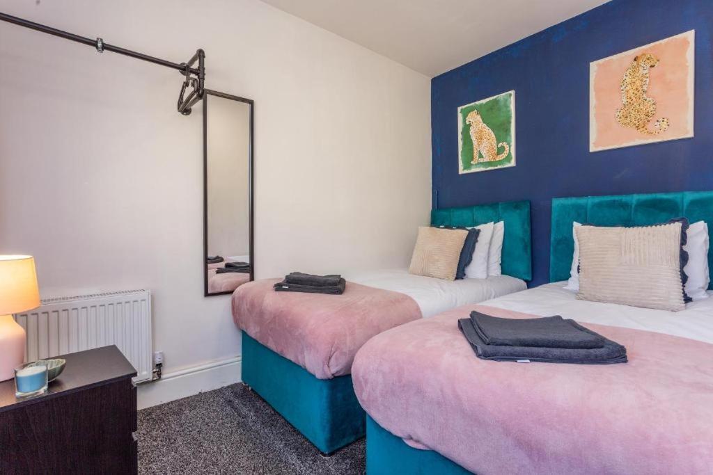 Newcastle'S Most Central Apartment - Sleeps 10 Esterno foto