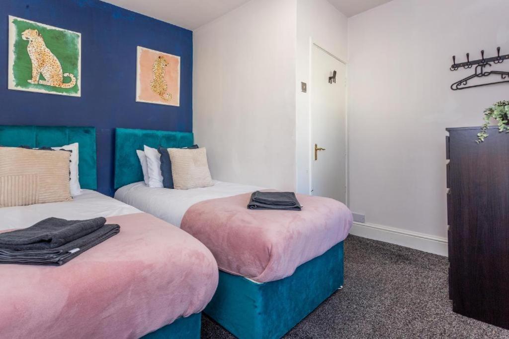 Newcastle'S Most Central Apartment - Sleeps 10 Esterno foto