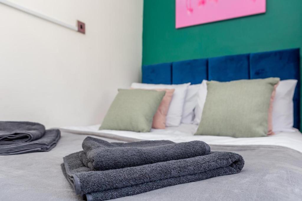 Newcastle'S Most Central Apartment - Sleeps 10 Esterno foto